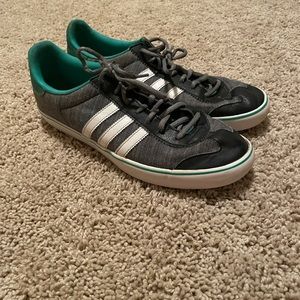 Adidas Samoa Men’s size 10